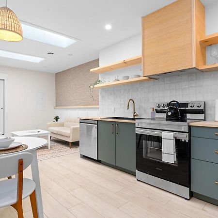 The Olympia: Front Street Flats Apartment เบลวิลล์ ภายนอก รูปภาพ