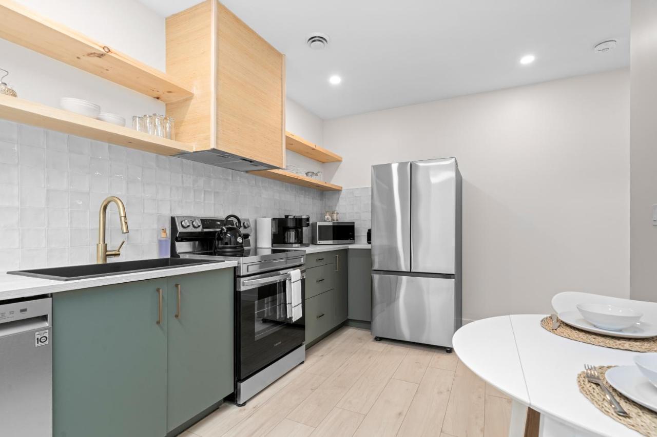 The Olympia: Front Street Flats Apartment เบลวิลล์ ภายนอก รูปภาพ